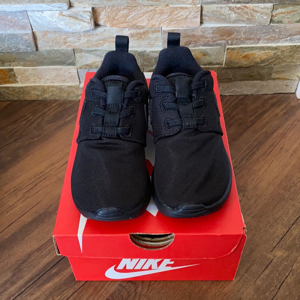 Nike Roshe One (TDV) Shoe